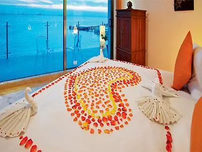 Dream Luxury Beachfront Villa Isla Mujeres Hotel